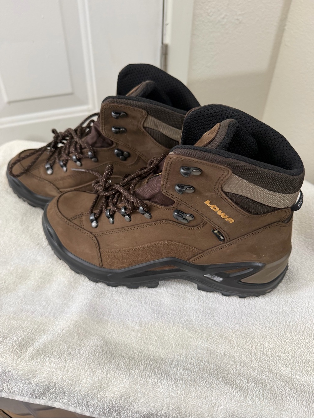 LOWA Renegade GTX Mid Gore-Tex Hiking Boots Size 11
